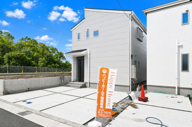リーブルガーデン尼崎市今福2丁目新築一戸建て｜2SLDK＋駐車2台可の外観|3号棟現地外観写真です。
完成済みの為、即日のご内覧が可能ですのでお気軽にお問い合わせください。
