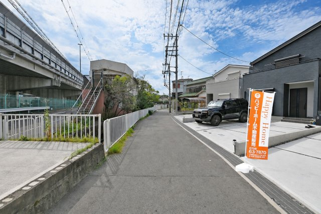 リーブルガーデン尼崎市常松1丁目新築一戸建て全4区画│2SLDK＋駐車2台可の前面道路含む現地写真|南側前面道路：幅員4ｍ