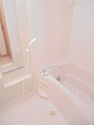 【浴室】 | グリーン・コートⅡ | 日々の疲れを癒すお風呂付です