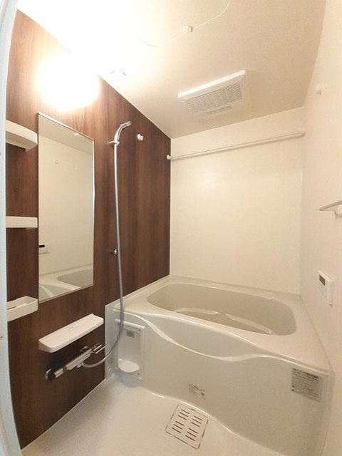 ラ・フレーズＦの浴室