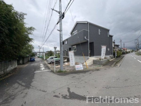 秦野市羽根新築戸建て　第1-1号棟の前面道路含む現地写真|前面道路含む現地写真です。