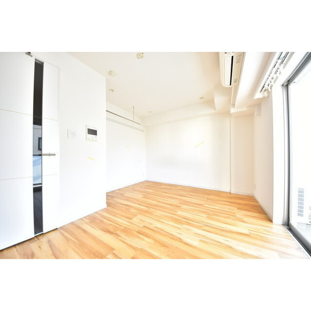 Log都庁前の内装