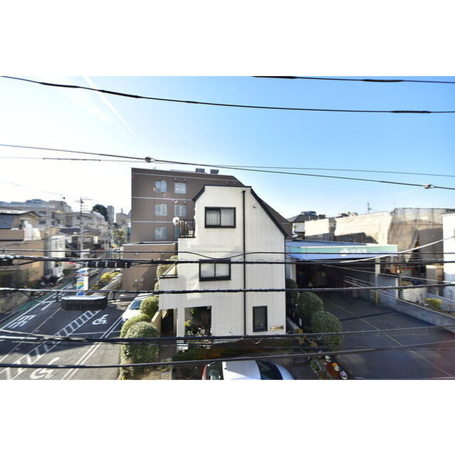 Log都庁前の内装