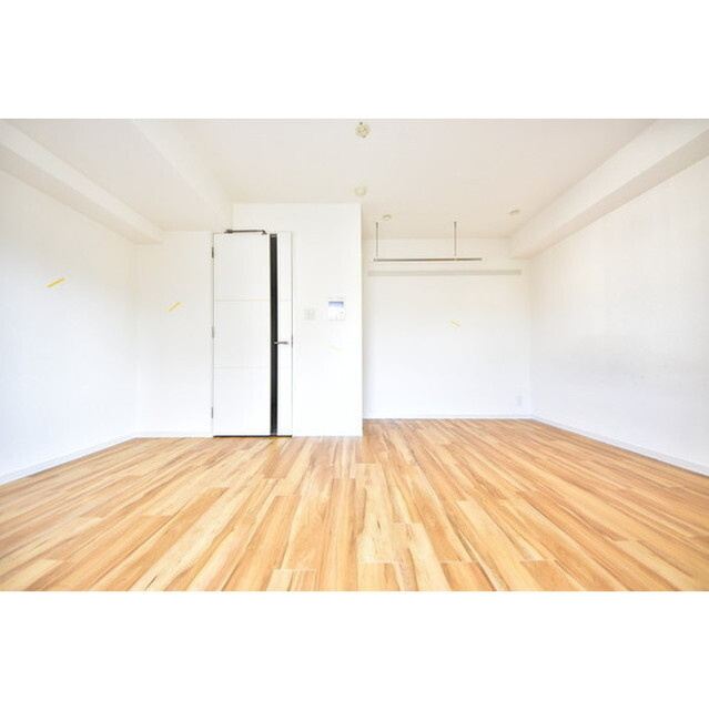 Log都庁前の内装