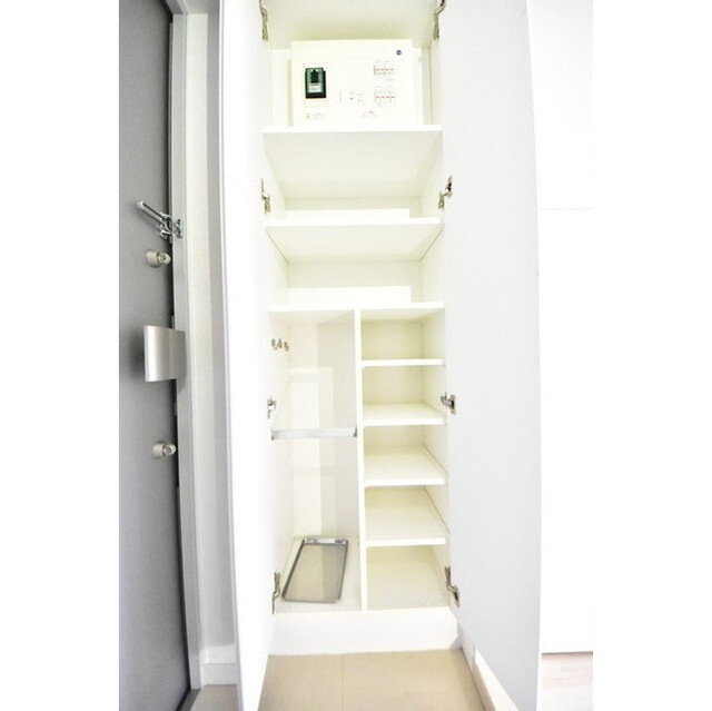 Log都庁前の内装