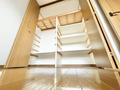 【収納】 | グラン・コート堺九間町 | 洋服がたくさんあっても大丈夫です！
すっきり片付けられます♪