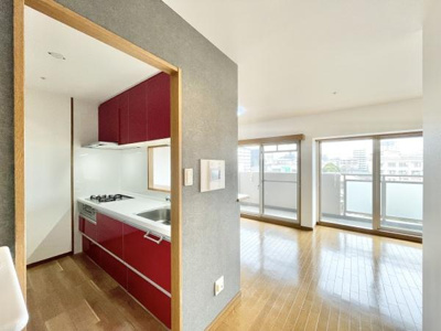 【居間・リビング】 | グラン・コート堺九間町 | キッチンからはリビングが一望でき、小さい子供さんも目が行き届きますね！