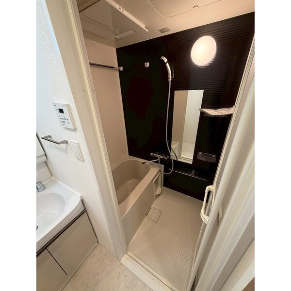 ワールドアイ大阪East Cityの浴室