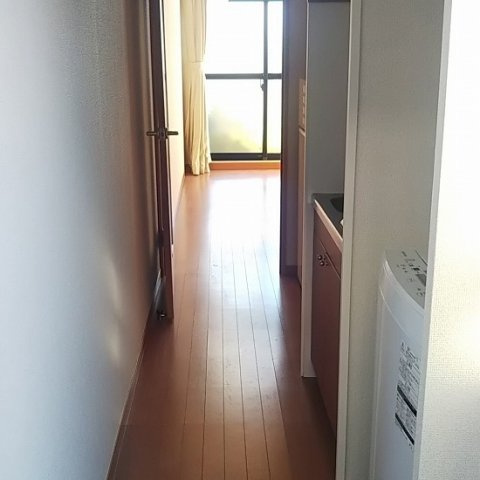 レオパレスフラワーガーデンⅡの玄関
