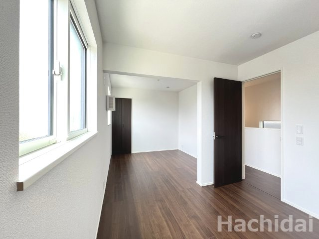 高浜本郷町第1期　新築住宅＜1号棟＞の洋室|4.5帖＋4.5帖、将来的に部屋を仕切ることも可能な使い勝手が良い間取りです。