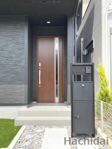 高浜本郷町第1期　新築住宅＜1号棟＞のエントランス