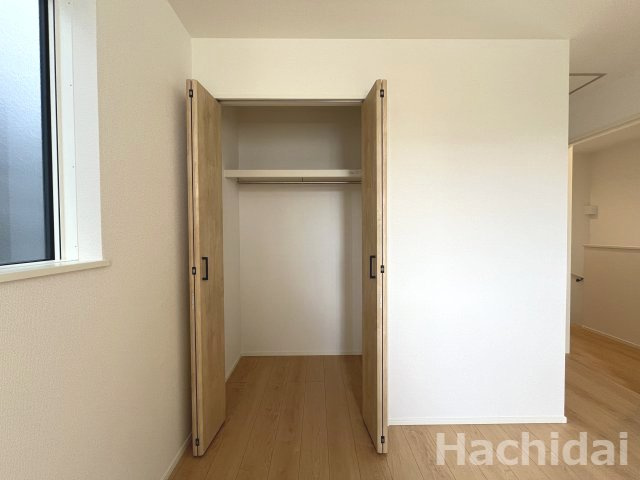 高浜本郷町第1期　新築住宅＜2号棟＞の収納|南側8.7帖洋室クローゼット