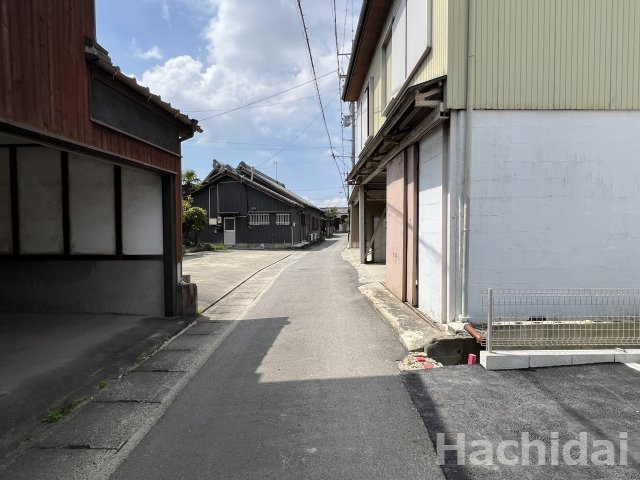高浜本郷町第1期　新築住宅＜2号棟＞の前面道路含む現地写真