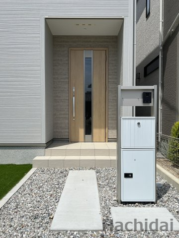 高浜本郷町第1期　新築住宅＜2号棟＞のエントランス