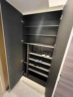 【収納】 | MELDIA CREST TAPP NAMBA-WEST | MELDIA CREST TAPP NAMBA-WEST　シューズボックス