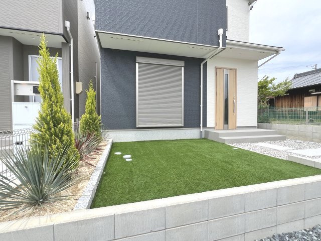 高浜本郷町第1期　新築住宅＜4号棟＞の前面道路含む現地写真