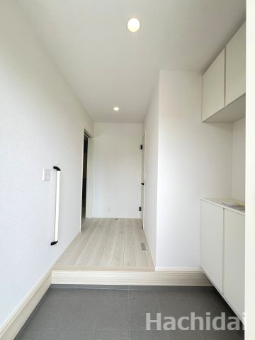 高浜本郷町第1期　新築住宅＜4号棟＞の前面道路含む現地写真