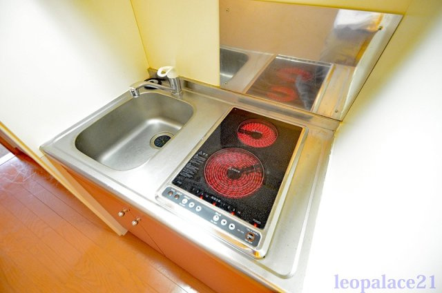 レオパレス旭鶴のキッチン|備品や設備仕様は号室等により異なります現地をご確認下さい。