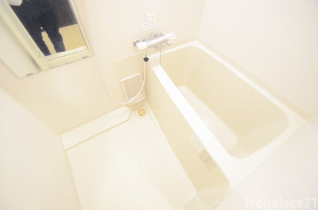 レオネクストこーぽ谷本Ⅲの浴室|備品や設備仕様は号室等により異なります現地をご確認下さい。