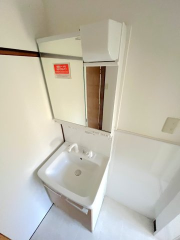 高木邸の独立洗面台