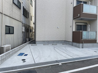 【駐車場】