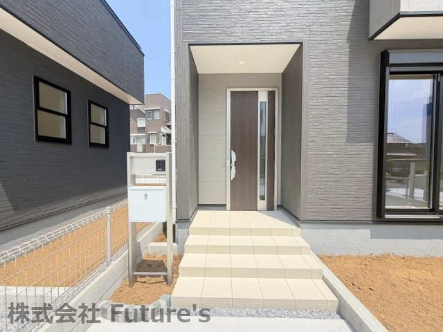 八潮市八潮7丁目　新築戸建　全4棟　3号棟の玄関|玄関アプローチ