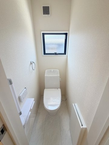 八潮市八潮7丁目　新築戸建　全4棟　3号棟のトイレ|2階のトイレです