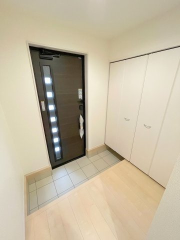 八潮市八潮7丁目　新築戸建　全4棟　4号棟の玄関|同施工会社の参考写真になります。