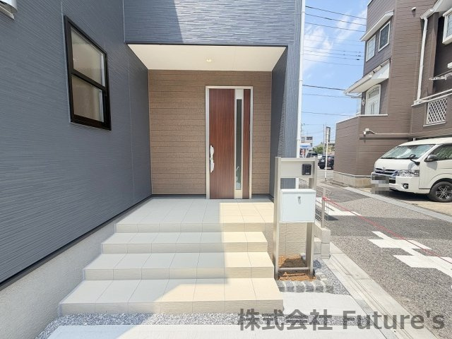 八潮市八潮7丁目　新築戸建　全4棟　2号棟のエントランス|玄関アプローチ