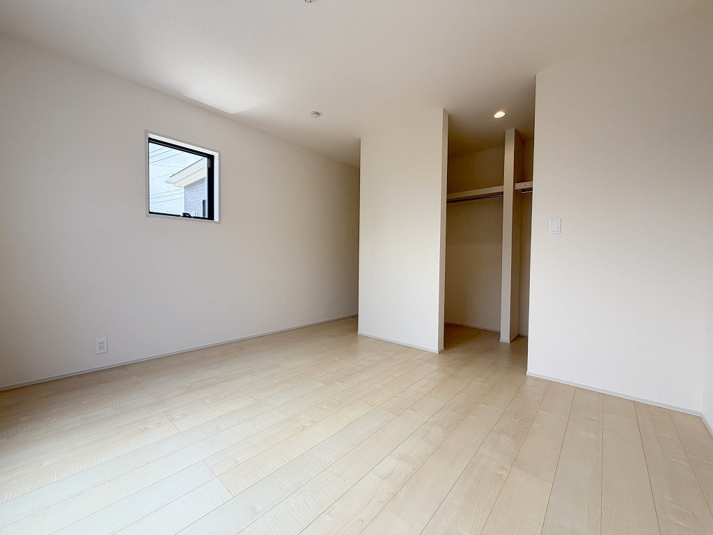 八潮市八潮7丁目　新築戸建　全4棟　1号棟の洋室|ウォークインクローゼット付の主寝室7.75帖