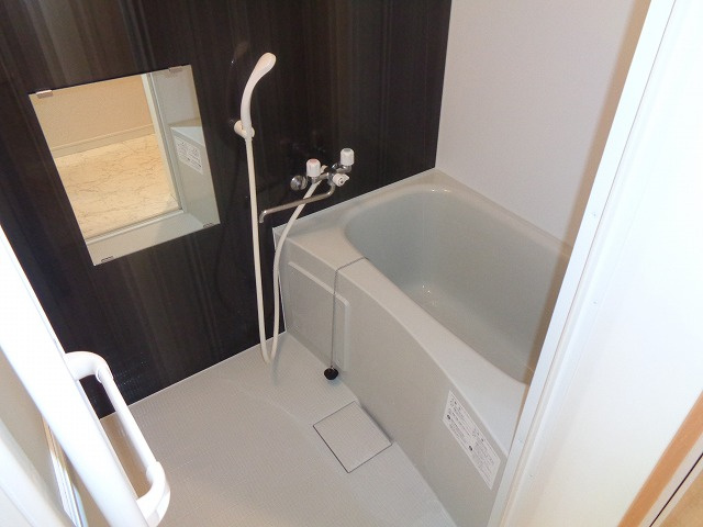 ユナイト神大寺レフォルマの杜の浴室