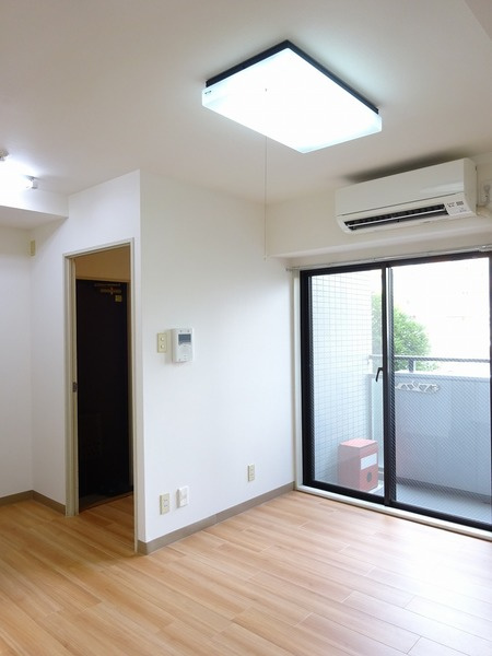 ＮＩＣＥアーバンスピリッツ生麦の居間・リビング