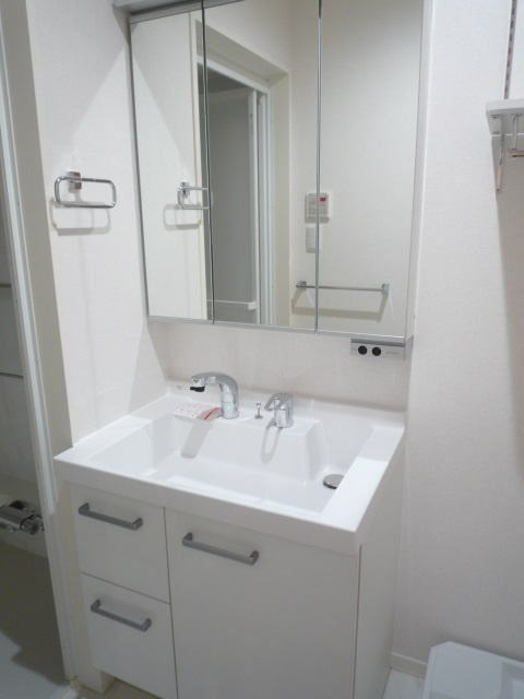 Maison de la Penséeの独立洗面台|※写真は同タイプの別室になります