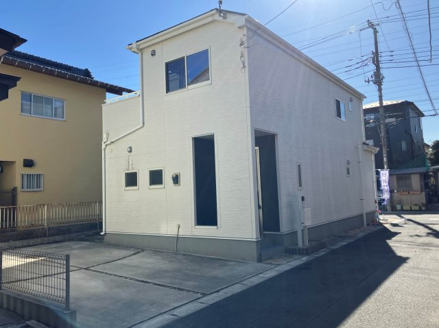 草加市青柳八丁目戸建の外観