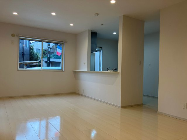 草加市青柳八丁目戸建の居間・リビング