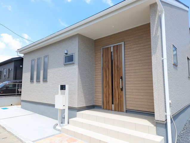 ひたちなか船窪　第2の玄関|暖かい印象の玄関です。玄関は住まいの（顔）です～♪新しい生活を新しい家で♪