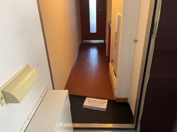 レオパレスブレスブライトの玄関|ゆったりとした玄関です