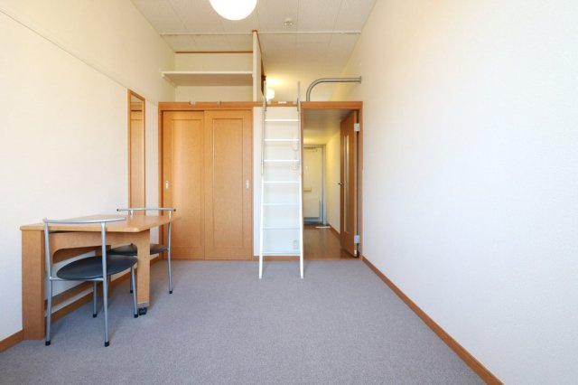 レオパレスブレスブライトの寝室|落ち着いて過ごせるお部屋なので、寝室にいかがでしょうか