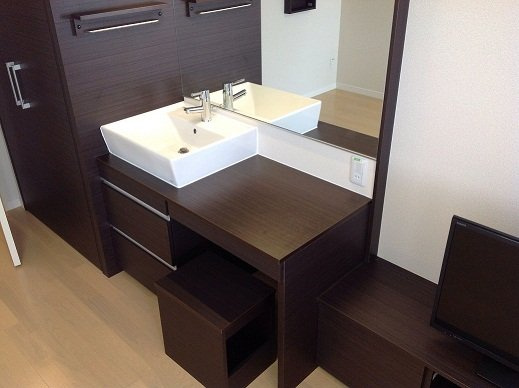 レオネクストプリマヴェーラ御影の内装|独立洗面台