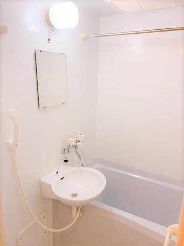 レオパレスＶｉＶｉ芦屋の浴室|日々の疲れを癒すお風呂付です