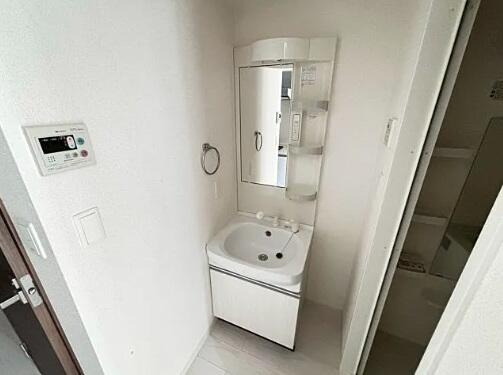 グランカリテ神戸ＷＥＳＴの洗面所|スペースが確保できる洗面所です