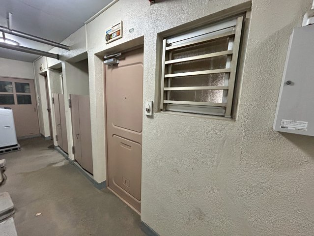 神戸蒟蒻会館の玄関|きれいな玄関です