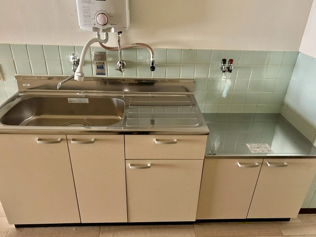 神戸蒟蒻会館のキッチン|コンパクトなキッチンで掃除もラクラク