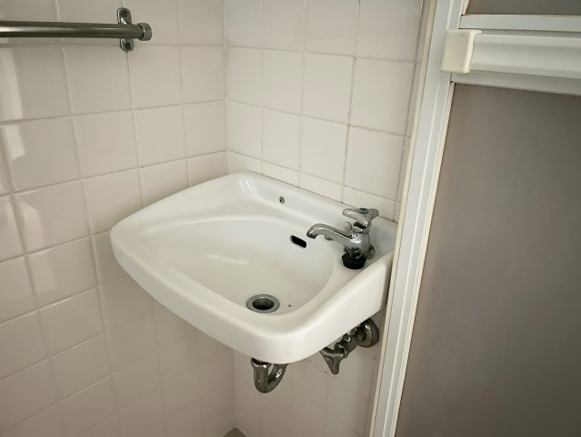 神戸蒟蒻会館の洗面所|脱衣スペースもあります