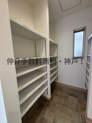【玄関】 | 神戸市垂水区西舞子9丁目　新築戸建　仲介手数料無料！ | きれいな玄関です