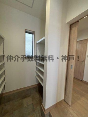 【玄関】 | 神戸市垂水区西舞子9丁目　新築戸建　仲介手数料無料！ | ゆったりとした玄関です