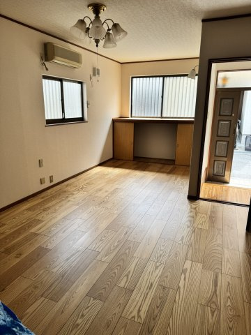 前田貸家の居間・リビング|ゆったり過ごせるリビングです