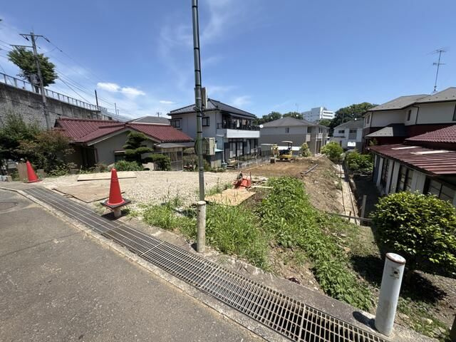 飯能市矢颪5期全1棟　新築戸建の前面道路含む現地写真
