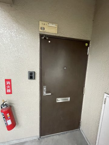 サニーコート寺田の玄関