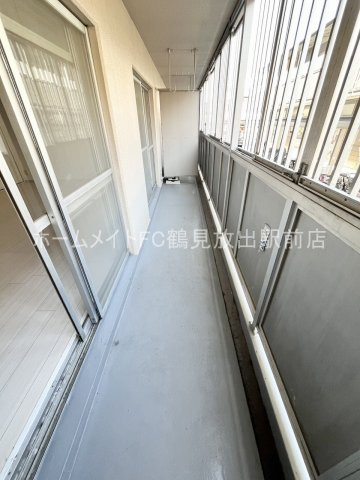 大阪市城東区諏訪２丁目の賃貸マンションのバルコニー